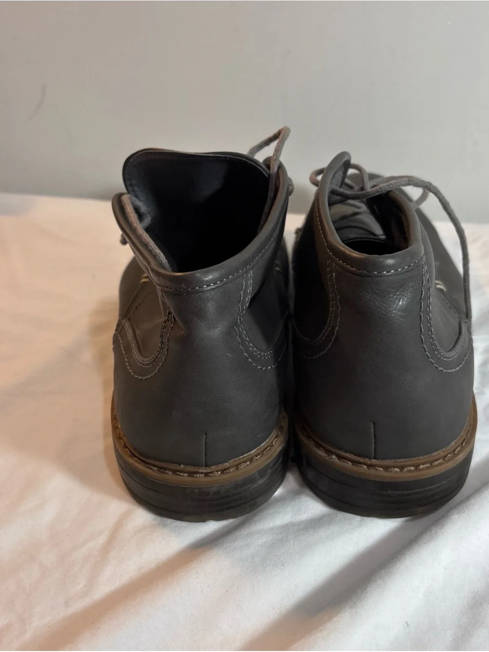 Varese Men's Casual Lace-Up Shoes in Dark Gray. 8/21